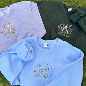 Cute Wildflowers Embroidered crewneck dark green flower sweatshirt floral embroidered sweatshirt gifts for her, Mother’s Day