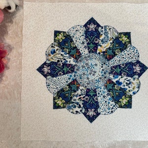 16 Plate Dresden Fan Appliqué Quilt Block Pattern with Full Colour Instructions