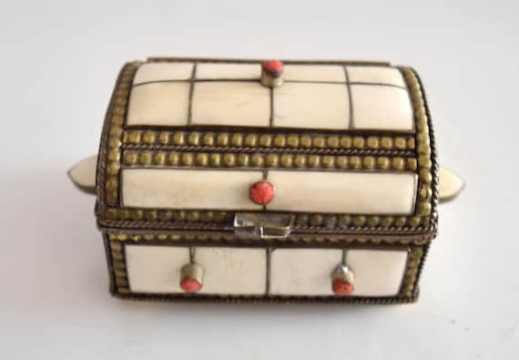 Brass & Ceramic Jewelry Box: Hinged Lid Trinket D… - image 1