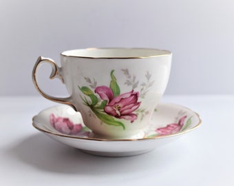 Rembrandt Gladstone Bone China Cup and Saucer Set/ Made in England
