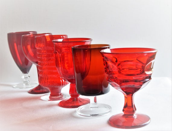 Set misto di 6 bicchieri rossi / calice di vetro grande / calici di vetro  vintage -  Italia