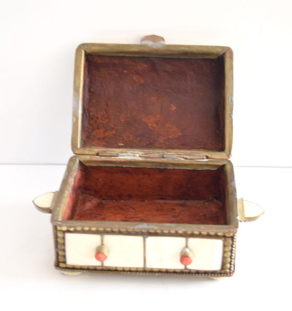 Brass & Ceramic Jewelry Box: Hinged Lid Trinket D… - image 9