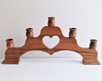 Candelabros de madeira com 5 soquetes