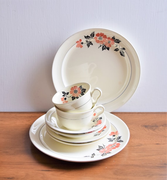 Hall China Red Poppy Dinnerware Set of 8 Pieces Etsy
