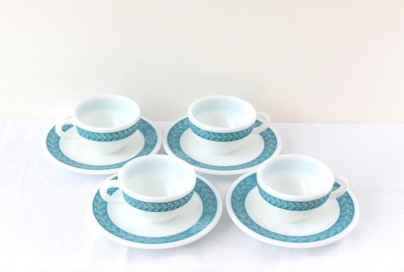 Vintage Pyrex Laurel Leaf Set: Milk Glass Plates & Cups - USA Made