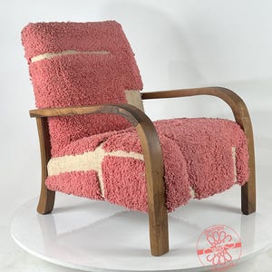 Mid-Century Modern Lounge Chair, Retro Vintage Style Armchair, Cozy Dining Room Decor, Moroccan Kilim Rug Accent Chair
