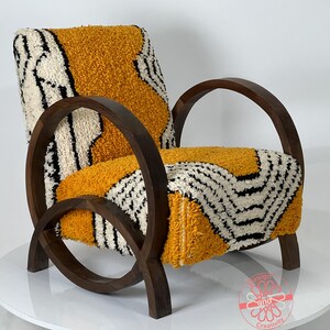 Mid-Century Modern Lounge Chair, Retro Vintage Style Armchair, Cozy Dining Room Decor, Moroccan Kilim Rug Accent Chair