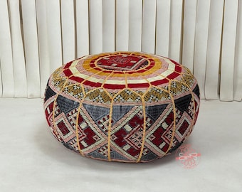 Handgefertigter marokkanischer Leder-Pouf: Boho Ottomane Sitzkissen