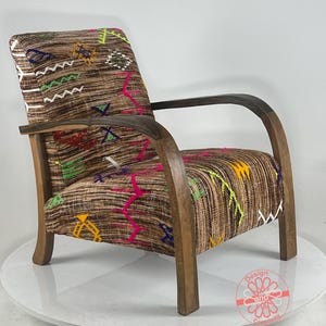 Cozy Dining Room Decor, Moroccan Kilim Rug Accent Chair, Mid-Century Modern Lounge Chair, Retro Vintage Style Armchair