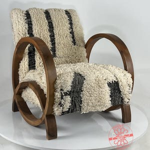 Mid-Century Modern Lounge Chair, Retro Vintage Style Armchair, Cozy Dining Room Decor, Moroccan Kilim Rug Accent Chair