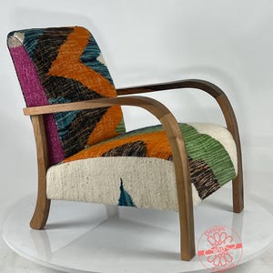 Mid-Century Modern Lounge Chair, Retro Vintage Style Armchair, Cozy Dining Room Decor, Moroccan Kilim Rug Accent Chair