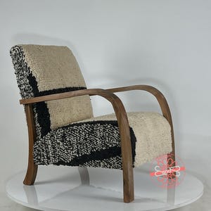 Mid-Century Modern Lounge Chair, Retro Vintage Style Armchair, Cozy Dining Room Decor, Moroccan Kilim Rug Accent Chair