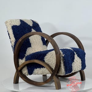Mid-Century Modern Lounge Chair, Retro Vintage Style Armchair, Cozy Dining Room Decor, Moroccan Kilim Rug Accent Chair
