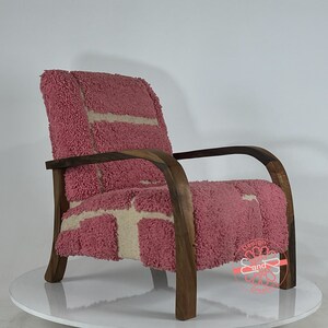 Mid-Century Modern Lounge Chair, Retro Vintage Style Armchair, Cozy Dining Room Decor, Moroccan Kilim Rug Accent Chair
