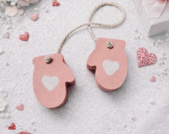 Mini Wooden Valentine Heart Mittens, Pink Rustic Valentines Farmhouse Decor, Tiered Tray Valentine Decor, Sweetheart Winter Valentines Decor