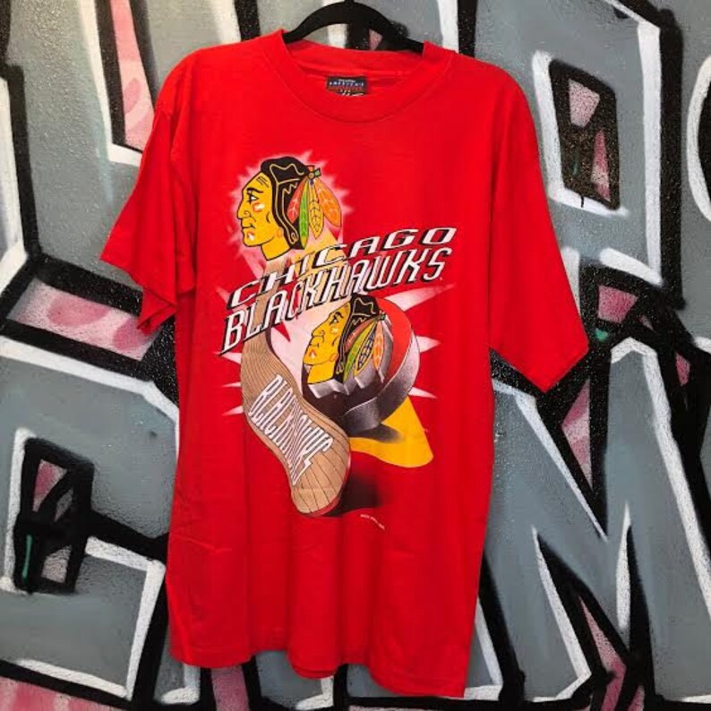 blackhawks t shirt