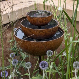 Large Rain Catcher Fountain | Rusty Garden Ornament For Outdoors | Garden Water Feature | Bird Bath