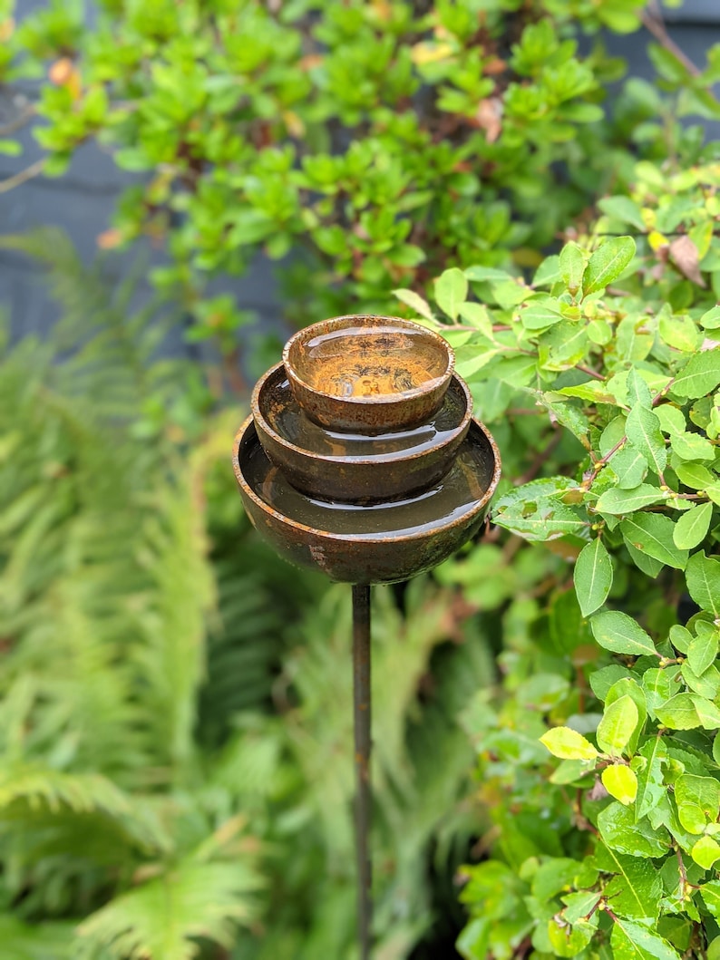 Rain Catcher Fountain Rusty Metal Garden Ornament Plant Support Metal