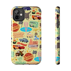 Funda para iPhone y Android inspirada en Disney - Cars Land / Accesorios para teléfonos Disney / Regalos Disney / Radiator Springs / Rayo McQueen imagen 1