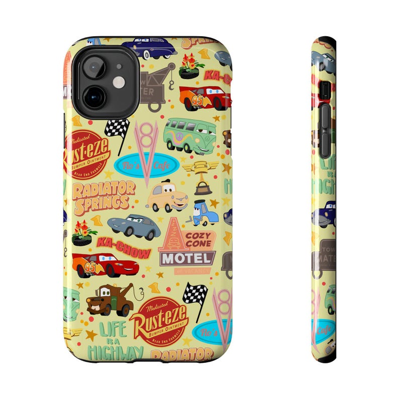 Funda para iPhone y Android inspirada en Disney - Cars Land / Accesorios para teléfonos Disney / Regalos Disney / Radiator Springs / Rayo McQueen imagen 1