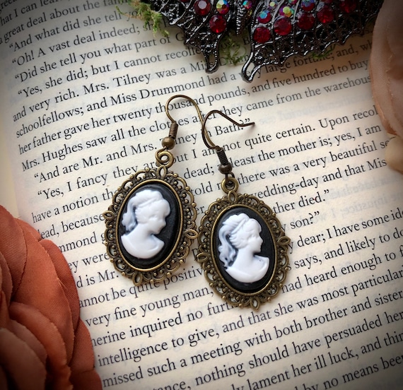 Vintage Black Cameo Filigree Golden Sterling Silver Screwback Earrings –  Mitchell Sotka