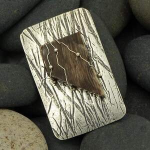 Nevada state sterling silver pin - Petrified wood, Nye Co