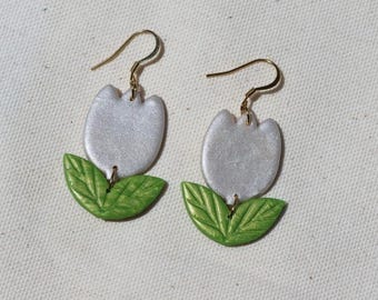 Tulip Earrings dangle, white pearl, green, gold stainless steel, medium size