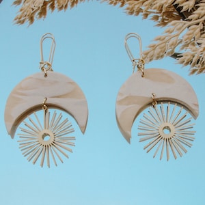 Aster Design earrings | Polymerclay earrings | Halfmoon earrings | Unique | White pearl | Sun earrings | Wedding earrings | XL size