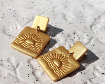 Sun & Sea Earrings, summer times, summer vibes, beach lovers, Surf, sun, sand, happiness, Hawaii, Puerto Rico, Jewelry, Handmade earrings.