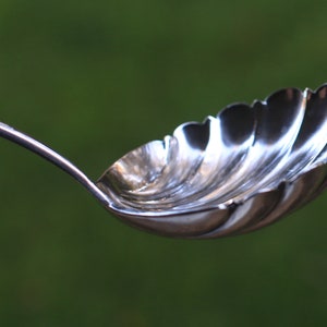 Antique Meriden B Medallion Roman Solider Pattern Soup Shell Ladle