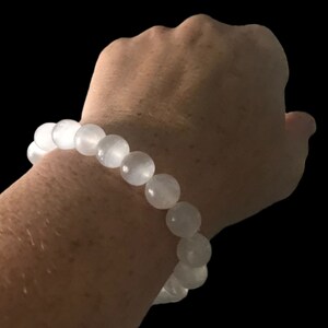 Selenite Bracelet, Selenite Bead, Cat&#39;s Eye Jewelry, Cleansing Bracelet, Stacking Bracelet, Healing Stone, 8mm