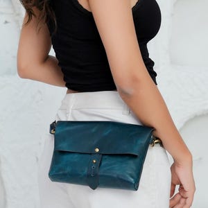 Leather Fanny Pack Bag Women Crossbody Sling Bag Hip Bag Belt Bag Bum bag Custom Fannypack Belly bag Personalized Christmas Day Holiday Gift