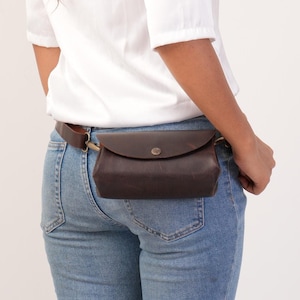 Leder Bauchtasche für Frauen Crossbody Sling Bag Hip Bag Taille Gürteltasche Leder Crossbody Fannypack Bum Bag Clutch Muttertagsgeschenk für Mama
