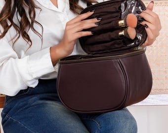 Cosmetic Make Up Bag Leather Toiletry Bag Make-up Bag for Bridesmaid Women Leather Dopp Kit Makeup Organizer Personalized Bridal Shower Gift