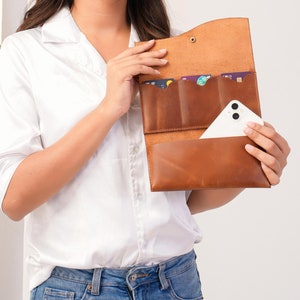 Personalisierte Leder Damen Geldbörse - Monogramm Kupplung Geschenk für Mama, Leder Geldbörse für Frauen dreifache Geldbörse mit Handyhülle und Kartentasche