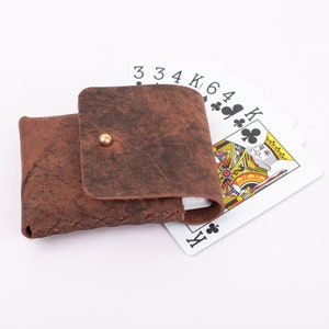 Gepersonaliseerde lederen speelkaarthouder lederen speelkaart deck case pokerkaart lederen case Valentijnscadeau onder de 20 USD voor gameliefhebber