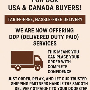 Op de afbeelding: Bruine en witte afbeelding met de tekst "GOED NIEUWS VOOR ONZE KOPERS IN DE VS EN CANADA!" en "TARIEF-VRIJE, PROBLEEMLOZE LEVERING." Er staat ook "WIJ BIEDEN NU DDP (DELIVERED DUTY PAID) SERVICES" aan.