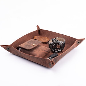 Personalized desk leather tray, Leather catchall, brown valet tray, custom leather tray, custom catchall, coin tray, gift for Men Valentine