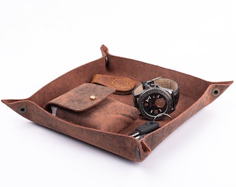 Personalized Leather Dice Tray Foldable Rolling Dice Tray Men's accessory valet tray desk organizer Tray Leather Catchall DND RPG Dice Tray