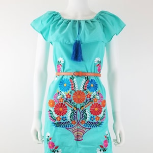 Besticktes mexikanisches Kleid, Open-Shoulder Floral besticktes Kleid