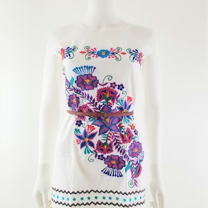 Besticktes mexikanisches Kleid, Chiffon Kleid mit Blumenmuster