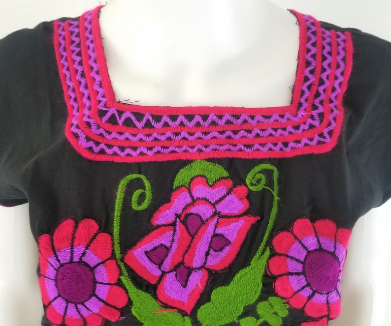 Embroidered Mexican Blouse, Floral Embroidered Blouse image 3