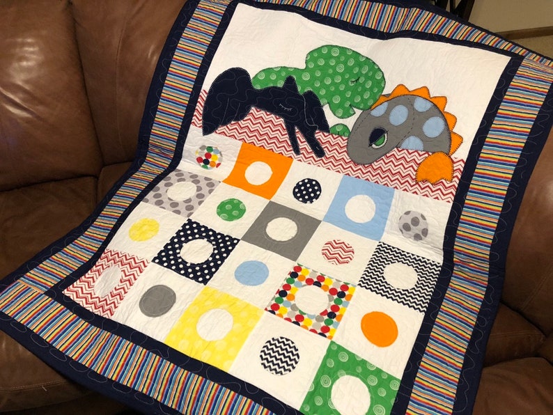 Cute Baby Boy Quilt Pattern Sleepy Dinosaurs Easy Bed or Wall Hanging