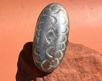 Navajo gestempelde koepel langwerpige ring | Sterling gestempelde langwerpige concho-ring maat 5 1/2"