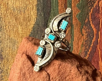 Zuni Amy Locaspino Carved Turquoise Sterling Leaf Ring Size 8