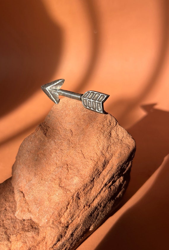 Navajo Sandcast Sterling Arrow Pin | Native Americ