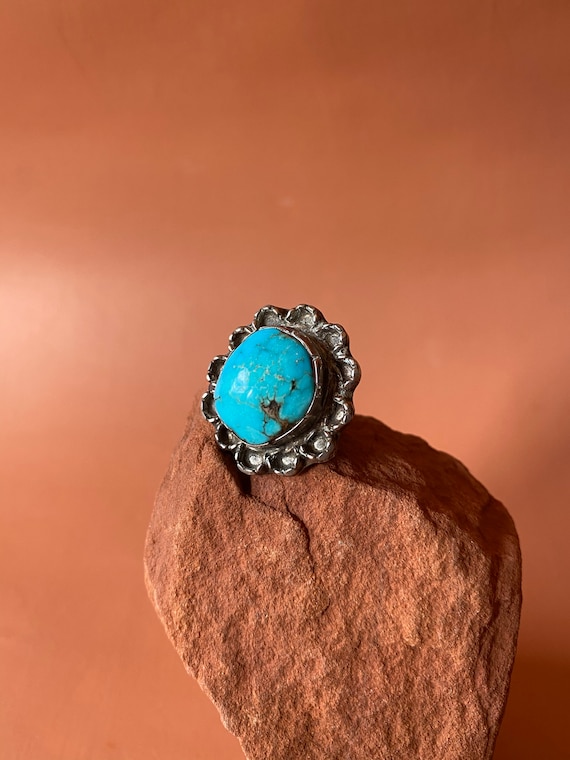 Huge Modernistic Navajo Whitegoat Turquoise Sterling Native American Jewelry Silver Ring Huge Modernistic Navajo Whitegoat Turquoise Sterling Native American Jewelry Silver Ring