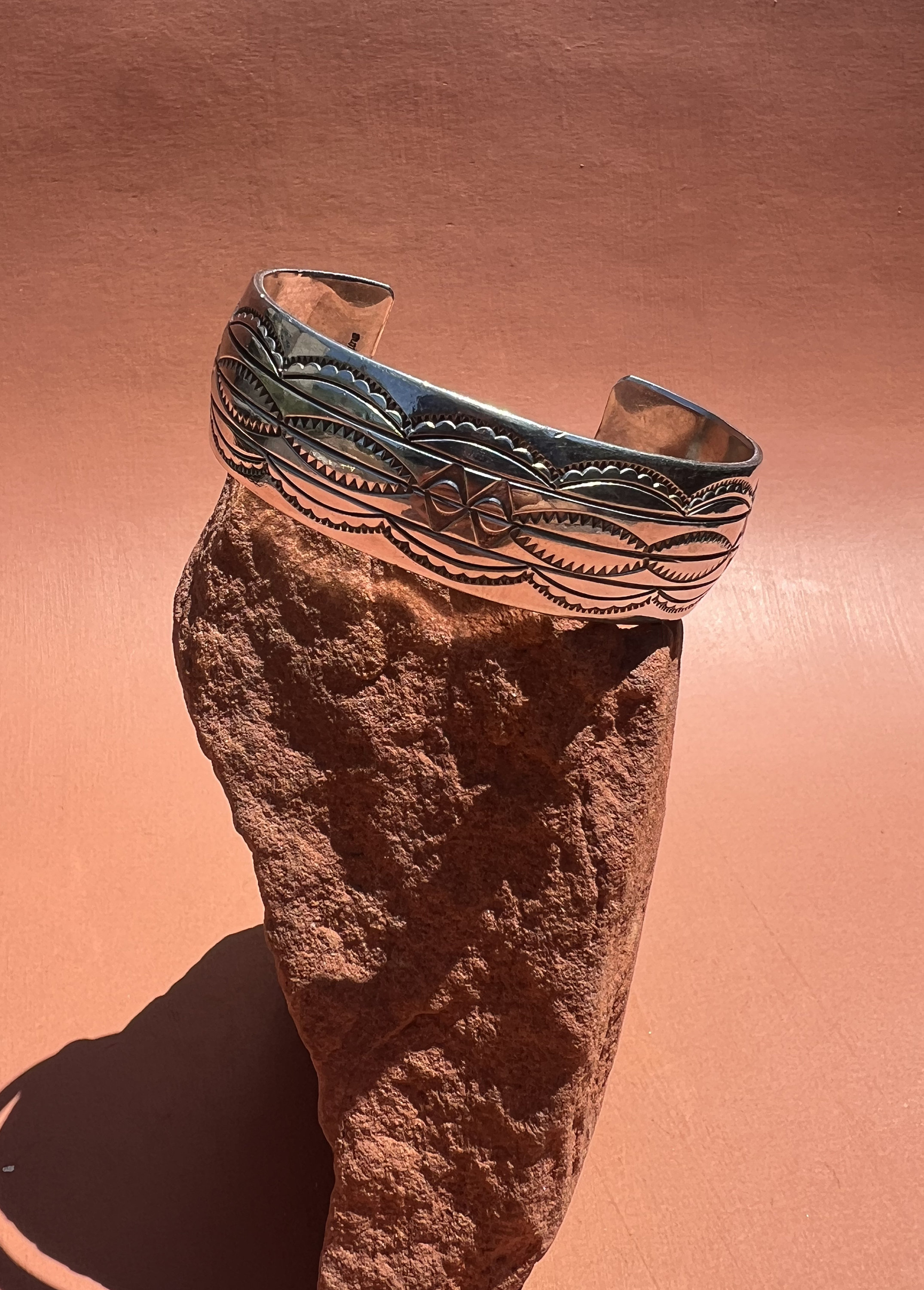 アクセサリー Navajo Wave Sterling Bangle Navajo Sterling Cuff | Native American Wide Stamped Bracelet - Etsy