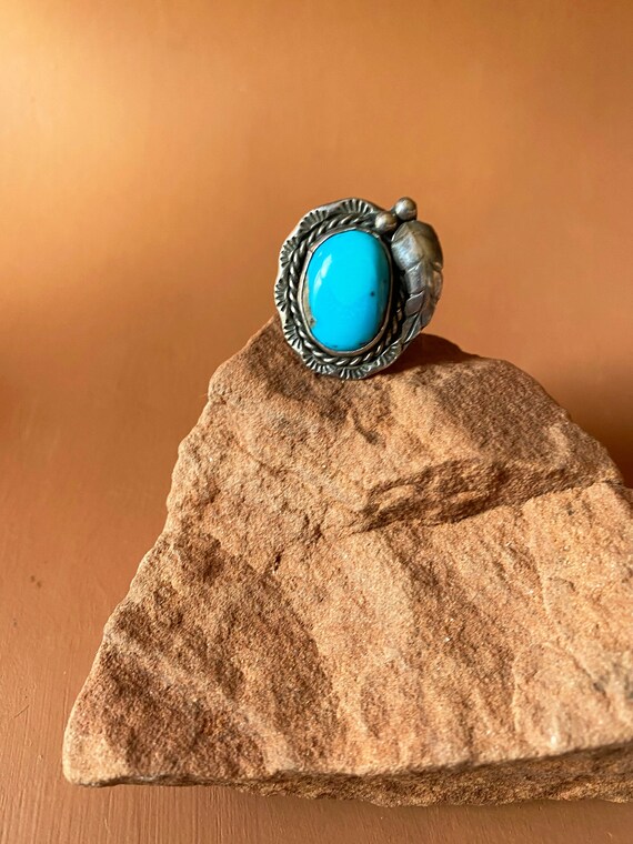 Huge Modernistic Navajo Whitegoat Turquoise Sterling Native American Jewelry Silver Ring Huge Modernistic Navajo Whitegoat Turquoise Sterling Native American Jewelry Silver Ring