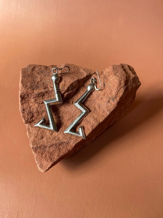 Unique! Vintage Navajo 'Bolt Of Lighting' Turquoise Native American Jewelry Silver Earrings Unique! Vintage Navajo 'Bolt Of Lighting' Turquoise Native American Jewelry Silver Earrings